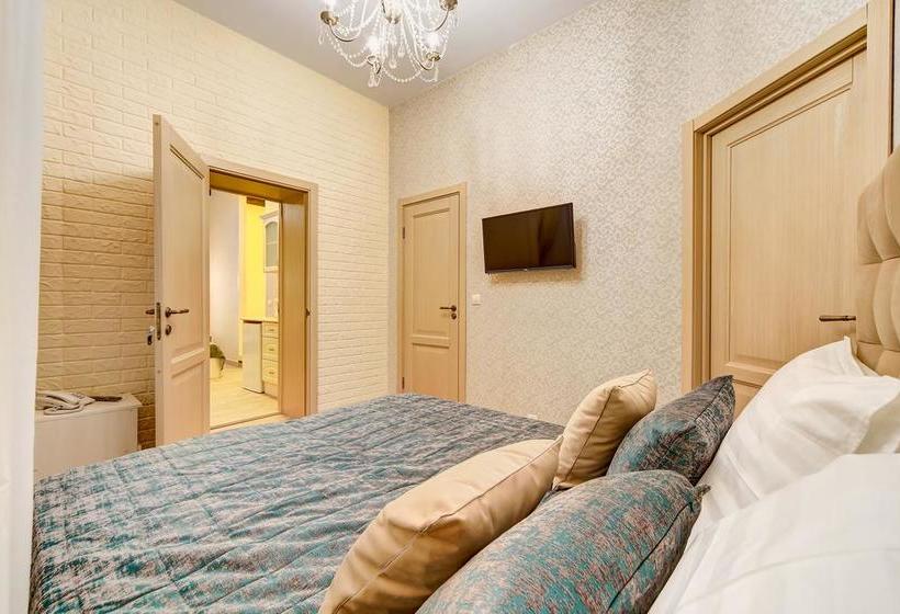 בית מלון כפרי Guest Rooms At Chaykovskogo 22