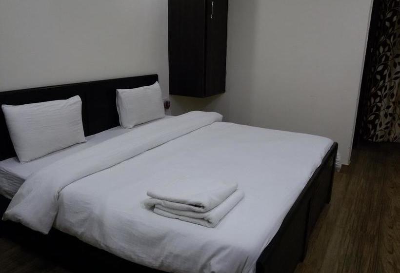 בית מלון כפרי Kundan Plaza Jasola