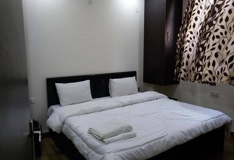 בית מלון כפרי Kundan Plaza Jasola