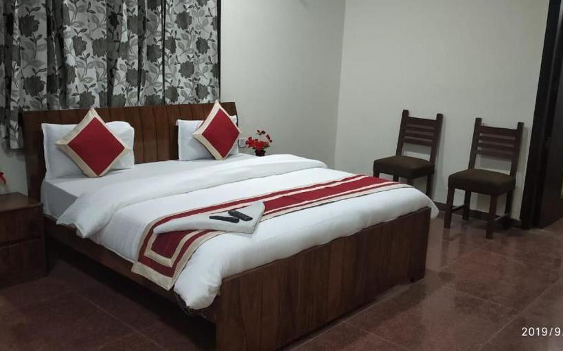 בית מלון כפרי Kundan Plaza Jasola