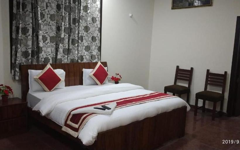 בית מלון כפרי Kundan Plaza Jasola