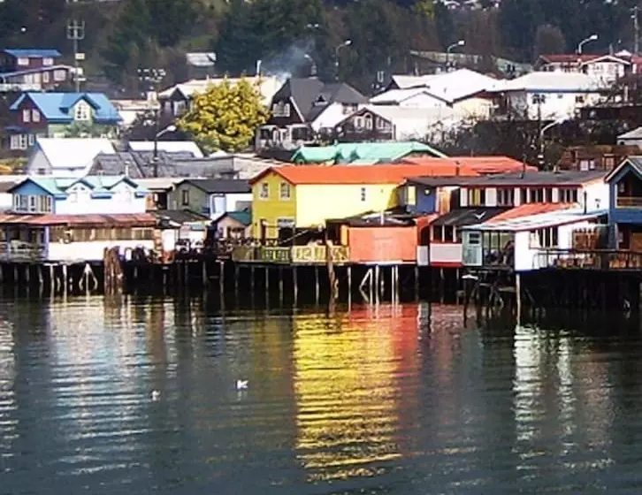 ホテル Palafito Hostel Chiloé