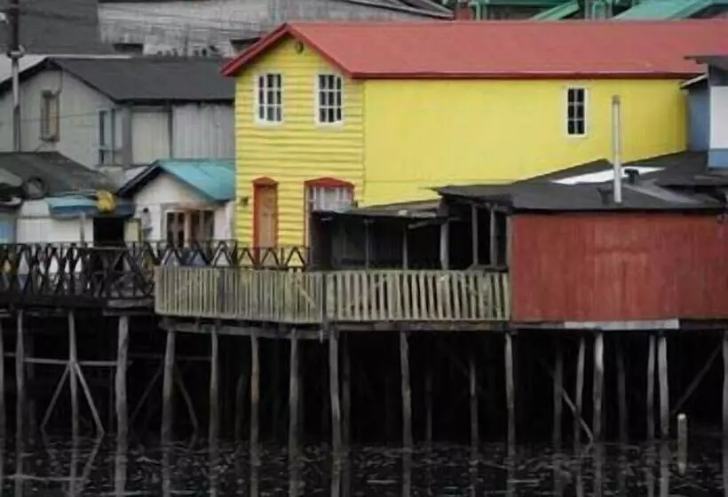 ホテル Palafito Hostel Chiloé