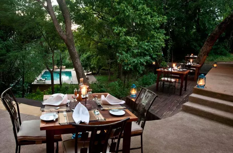 هتل Rhino River Camp