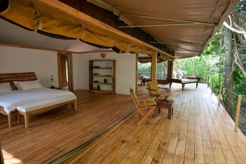 هتل Rhino River Camp