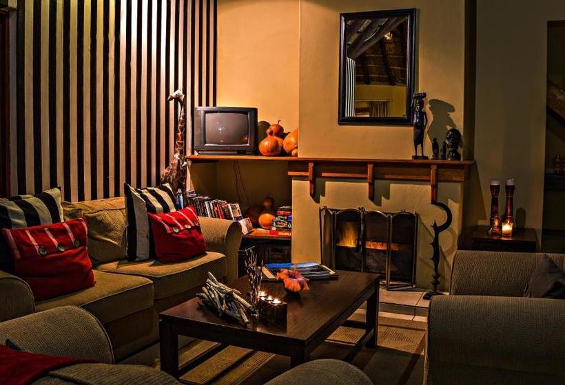 호텔 Thatchwood Country Lodge