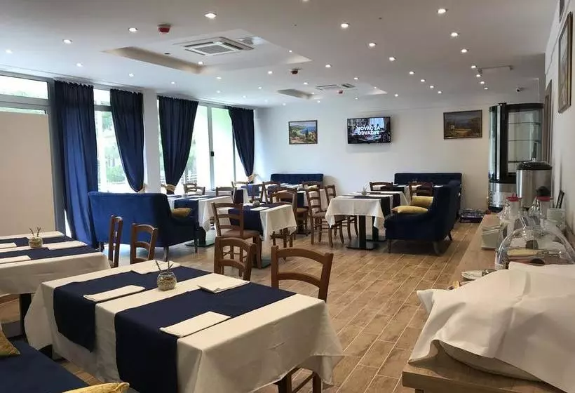 Hotelli Villa Junona