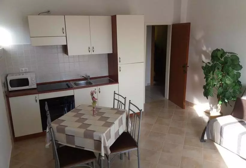 ペンション Guest House Lucija