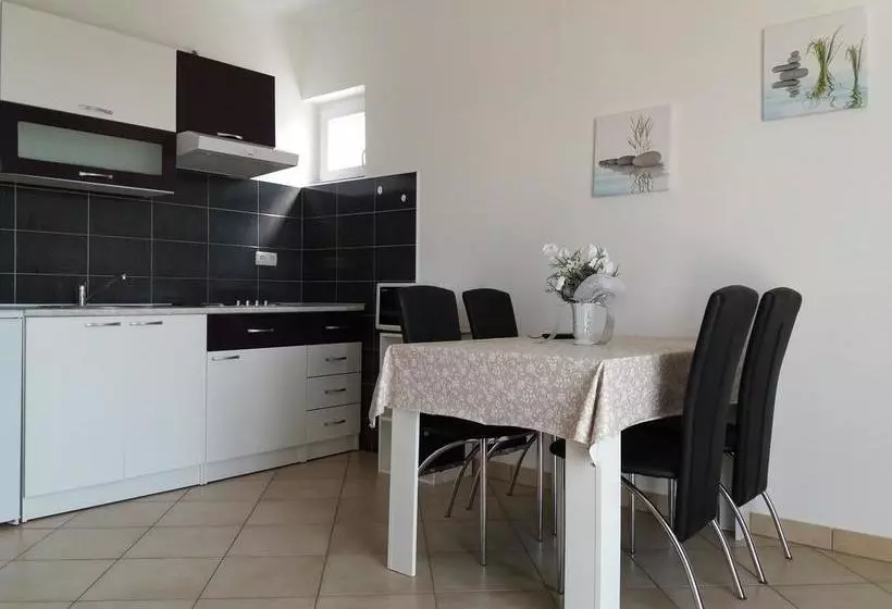 ペンション Guest House Lucija