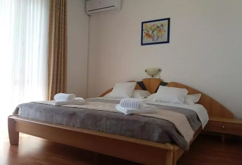 ペンション Guest House Lucija