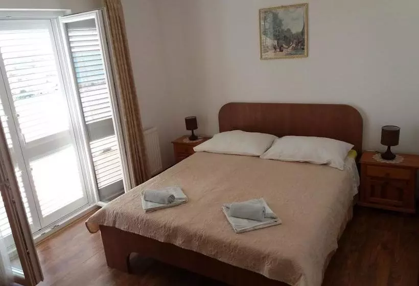 ペンション Guest House Lucija