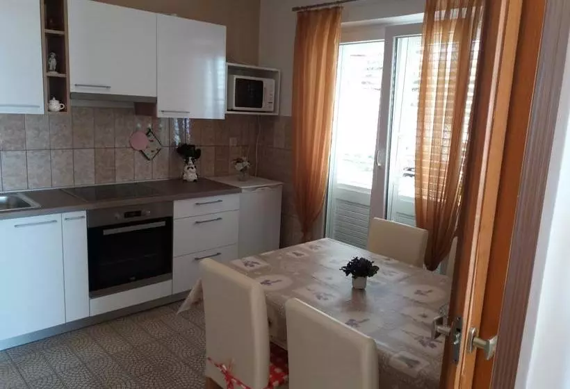 ペンション Guest House Lucija