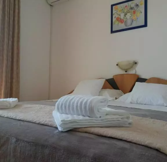 ペンション Guest House Lucija