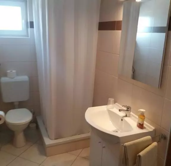 ペンション Guest House Lucija