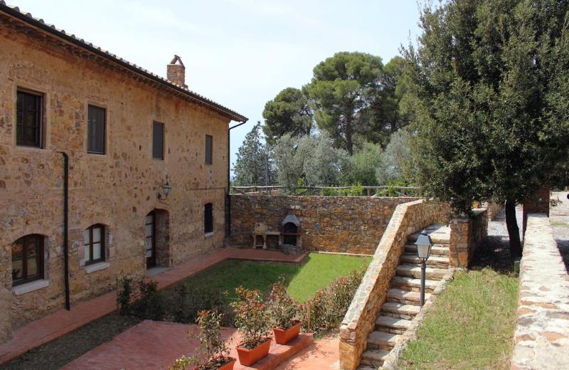 هتل Antico Borgo Casalappi