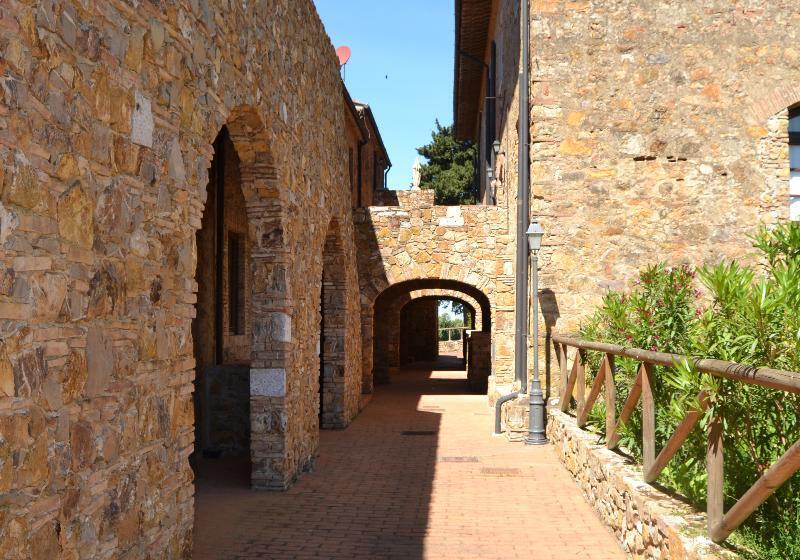 هتل Antico Borgo Casalappi