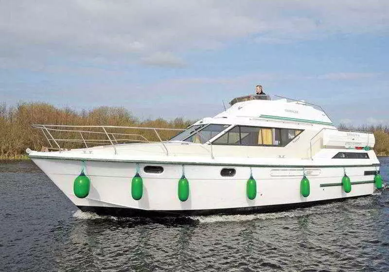 هتل Emerald Star Portumna