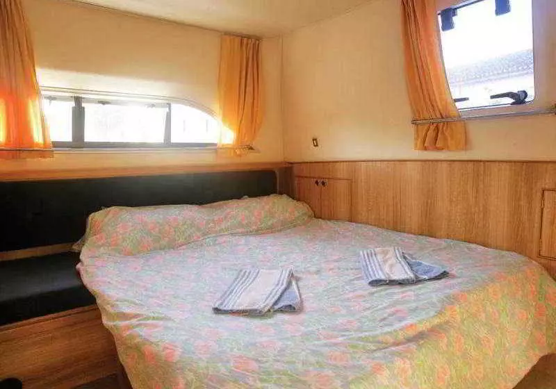 هتل Emerald Star Portumna