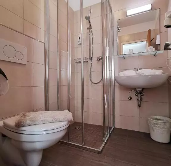 هتل Pension Haus In Der Sonne