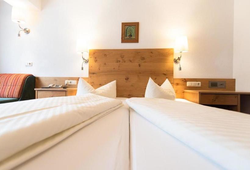 ホテル Jagdhof Pure Mountain Appartements