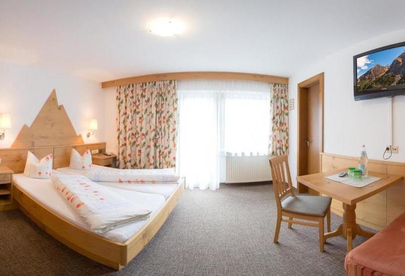 ホテル Jagdhof Pure Mountain Appartements