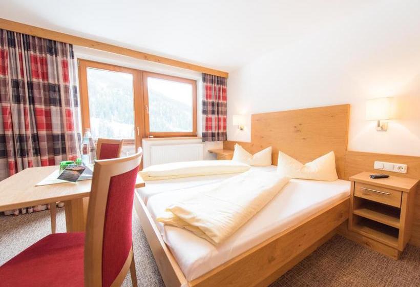 ホテル Jagdhof Pure Mountain Appartements