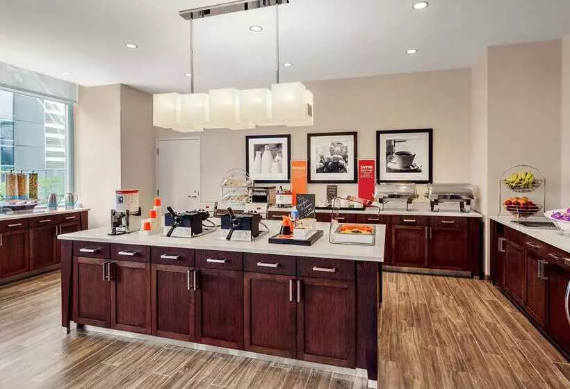 هتل Hampton Inn Chicago Mccormick Place