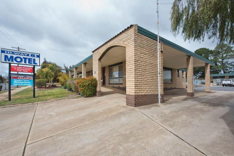 酒店 Hi Way Eight Motor Inn