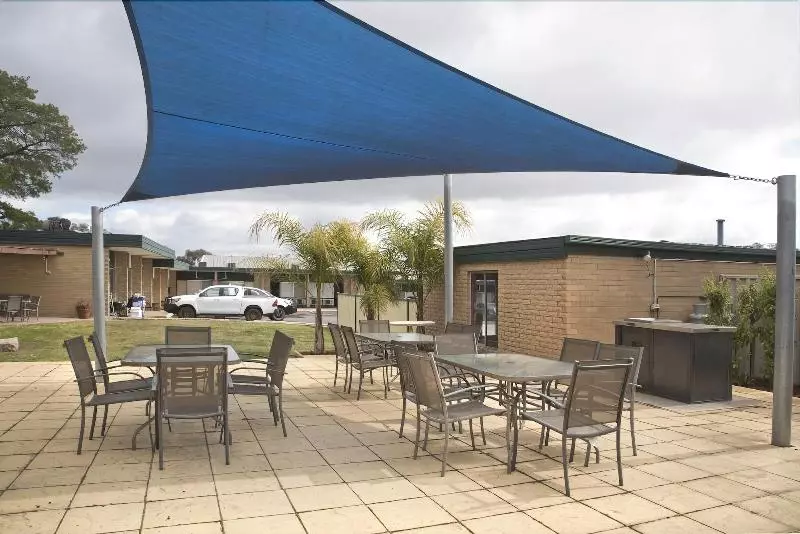 ホテル Hi Way Eight Motor Inn