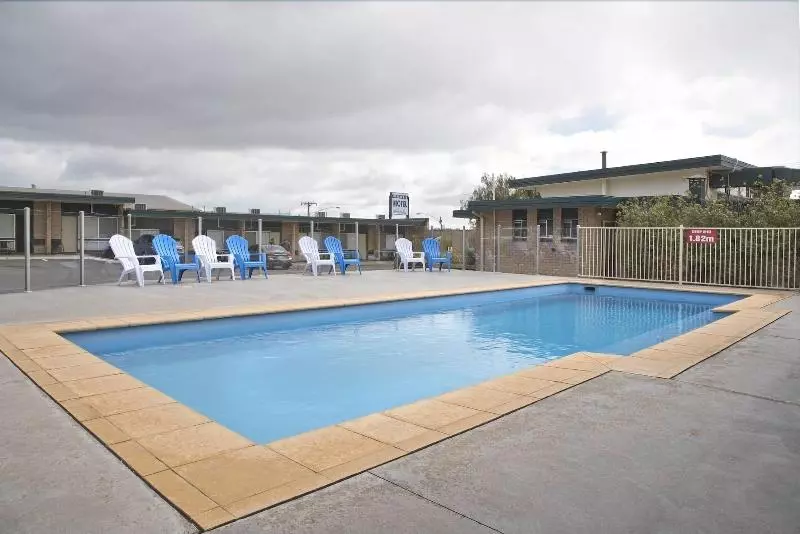 ホテル Hi Way Eight Motor Inn