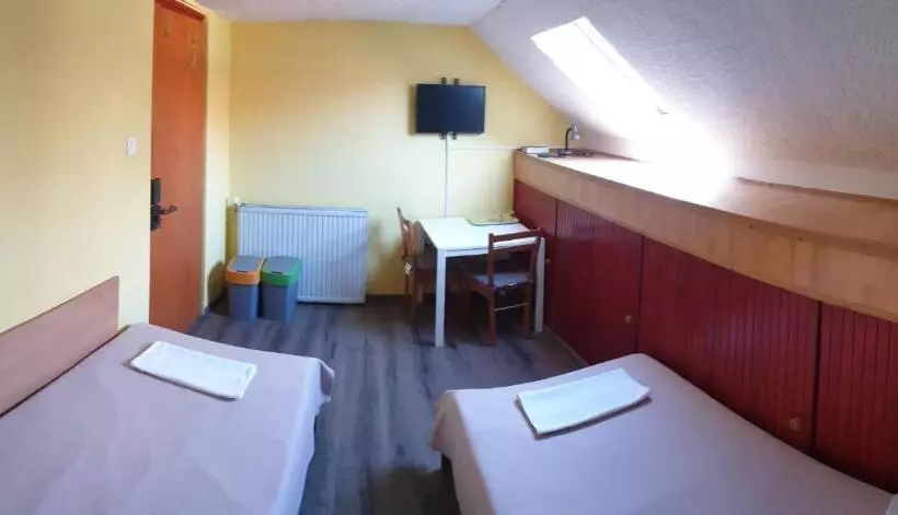 ホテル Jáde Panzió