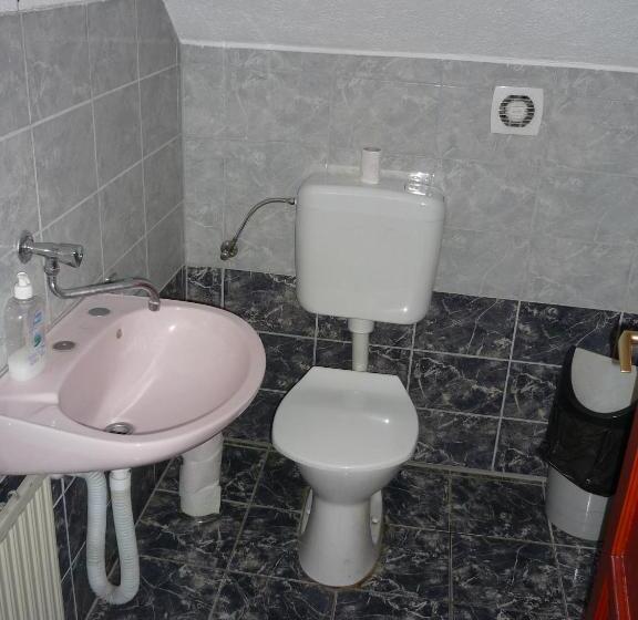 فندق Jáde Panzió