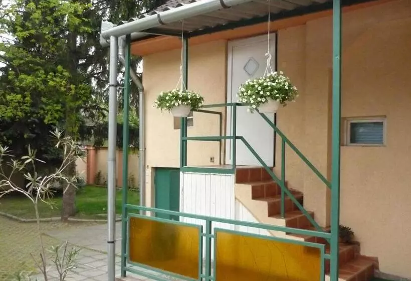 ホテル Jáde Panzió