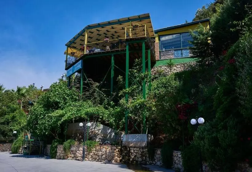 ホテル Kastro Maistro