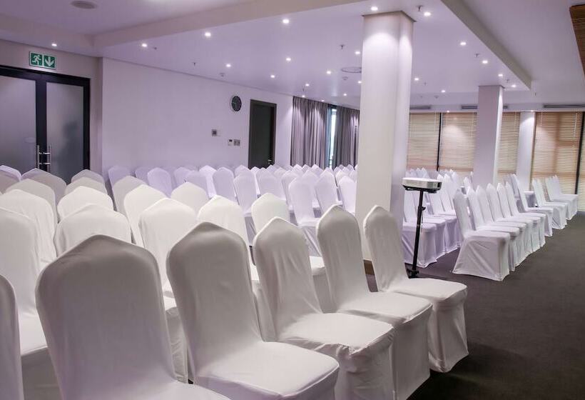 Legend Hotel Lagos Airport, Curio Collection By Hilton