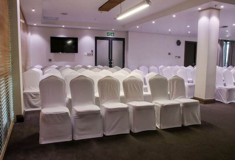 Legend Hotel Lagos Airport, Curio Collection By Hilton