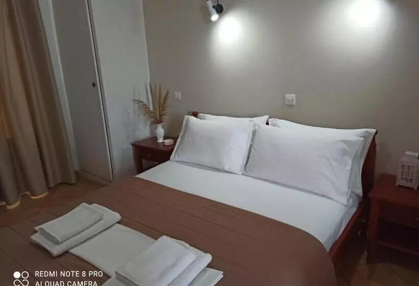 Hotelli Ostria Eressos Rooms