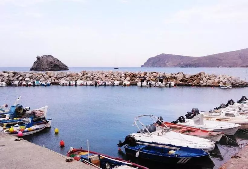 Hotelli Ostria Eressos Rooms