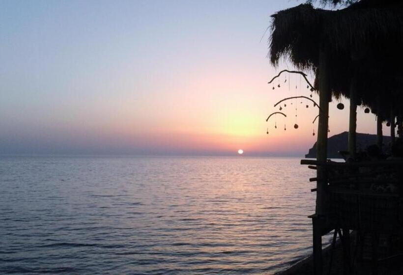 בית מלון כפרי Ostria Eressos Rooms