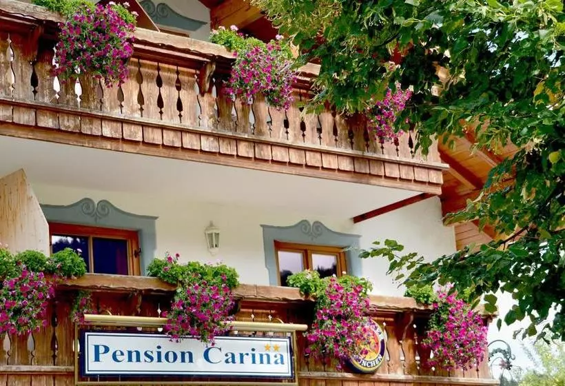 ホテル Pension Carina