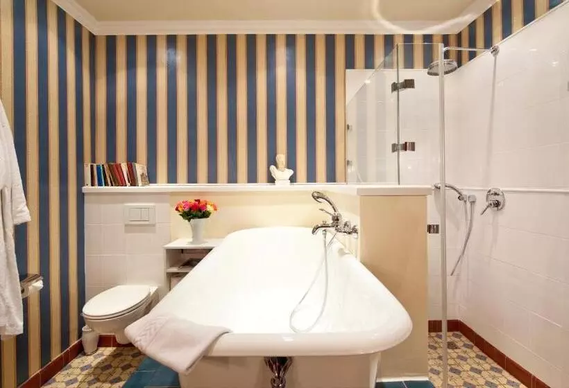 Hotelli Schloss Hertefeld & Hertefeldhof