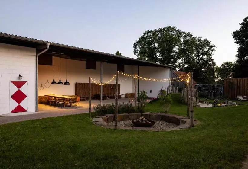 Hotelli Schloss Hertefeld & Hertefeldhof