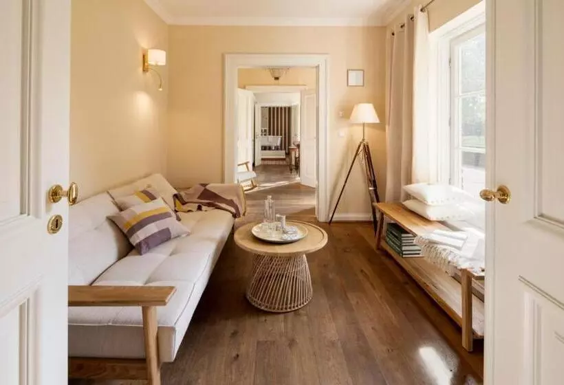 Hotelli Schloss Hertefeld & Hertefeldhof