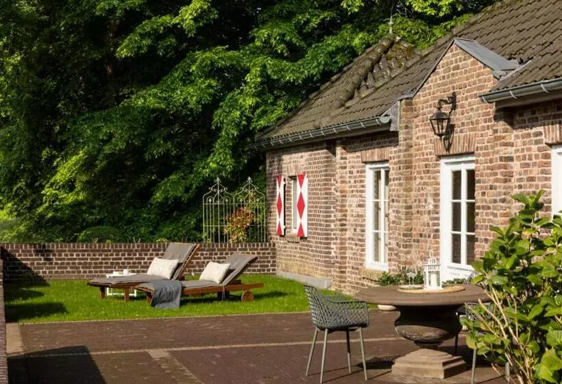 Hotelli Schloss Hertefeld & Hertefeldhof