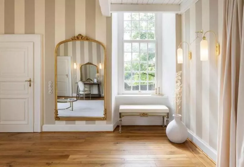 Hotelli Schloss Hertefeld & Hertefeldhof