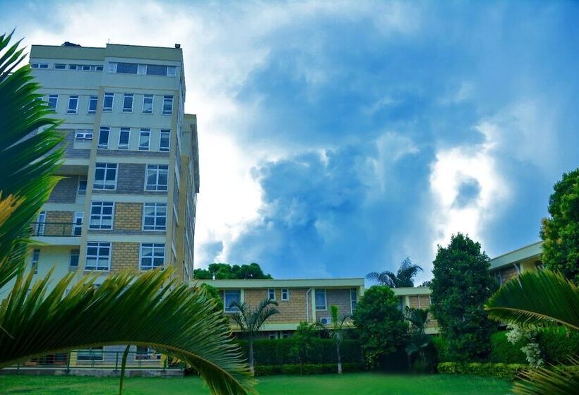 هتل Esella Country