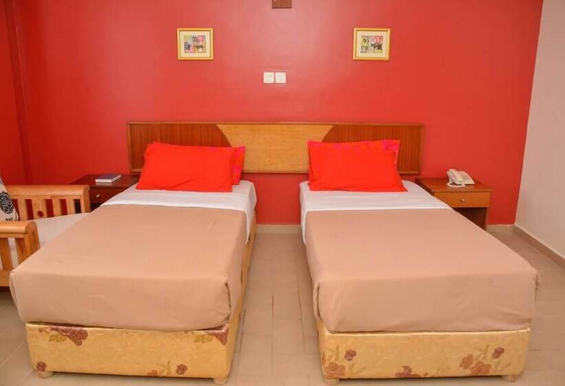 هتل Esella Country