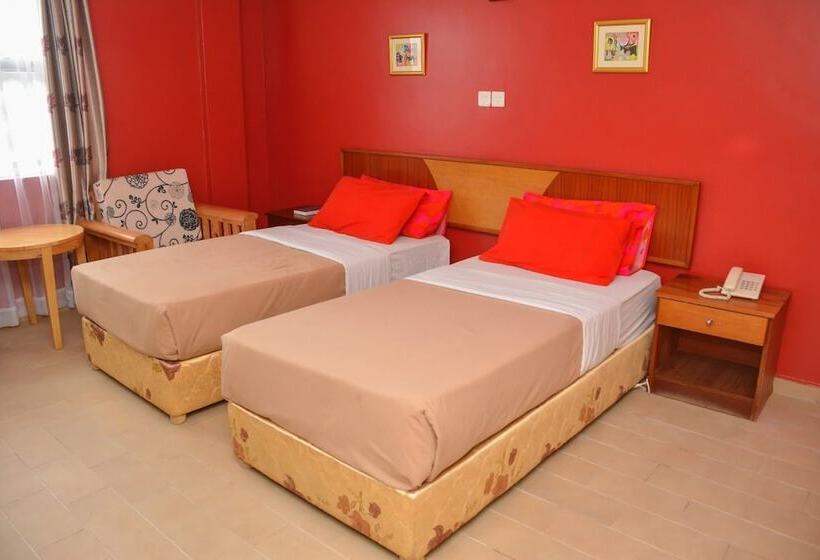 هتل Esella Country