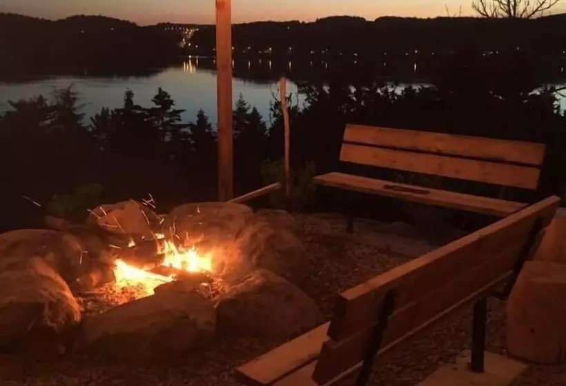 Hotelli Gite Du Haut Des Arbres