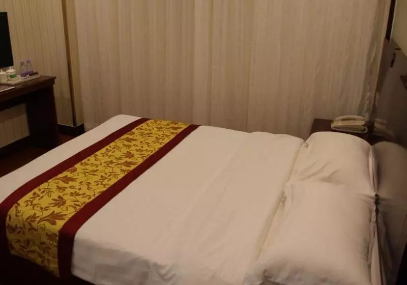 Hotelli Greentree Alliance Shenzhen Baoan Fuyong Bus Station